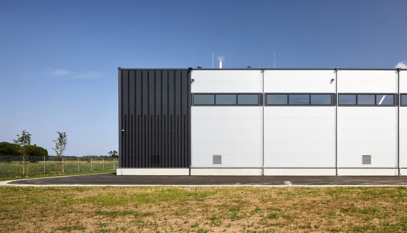 Уход за террасой из термодревесины с помощью прозрачного масла